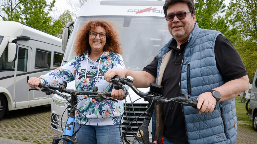 Am Tag nach ihrer verunglückten Radtour an die Geierlay geht es Pirko Schmidt und Thomas Gössing wieder gut, sie können lächeln. Auf der Rückreise von einem Besuch in der Pfalz machten die beiden Sylter mit dem Wohnmobil einen Abstecher in den Hunsrück, von dort ging es weiter an die Mosel und nach Koblenz.